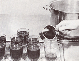 pouring jelly